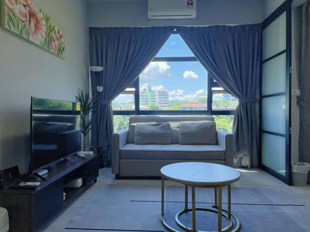 Jesselton Quay 2 Bedrooms 20 *