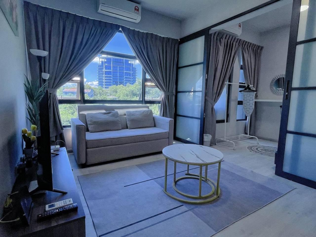 Jesselton Quay 2 Bedrooms 20 *